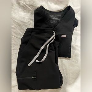 Black figs scrub set